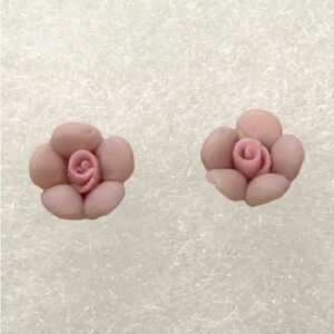 Mauve Pink Flower Stud Earrings